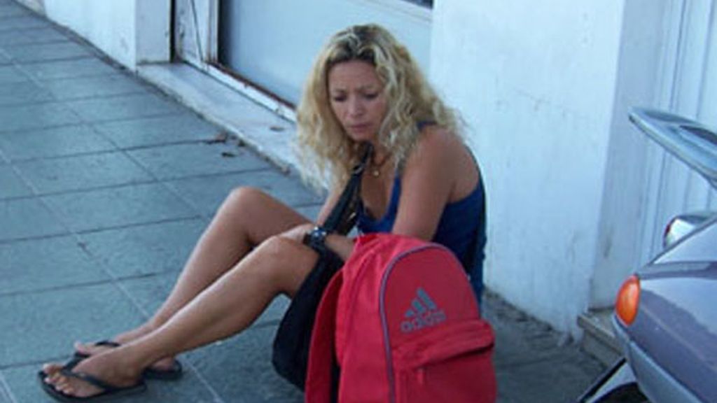 Nikka Livi malvive en la calle