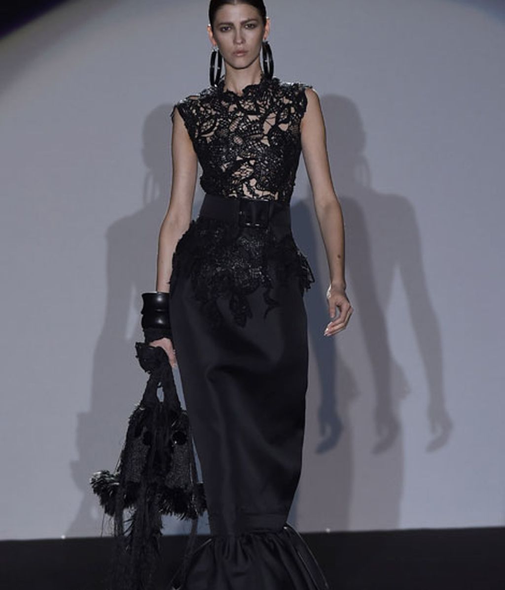 Flecos, plumas y cuero para la mujer más urbana