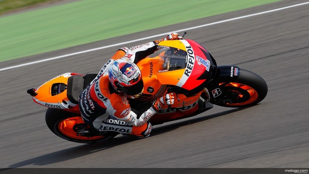 Casey Stoner vuela en el primer entrenamiento de Sachsenring