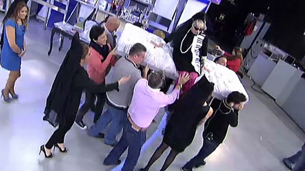 Músicos, colaboradores y público alzan a Karmele