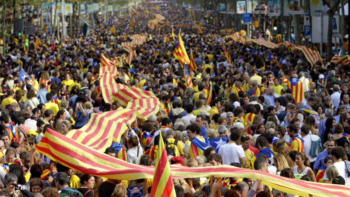 Una multitud abarrota el Paseo de Gracia en Barcelona para sumarse a la Vía Catalana