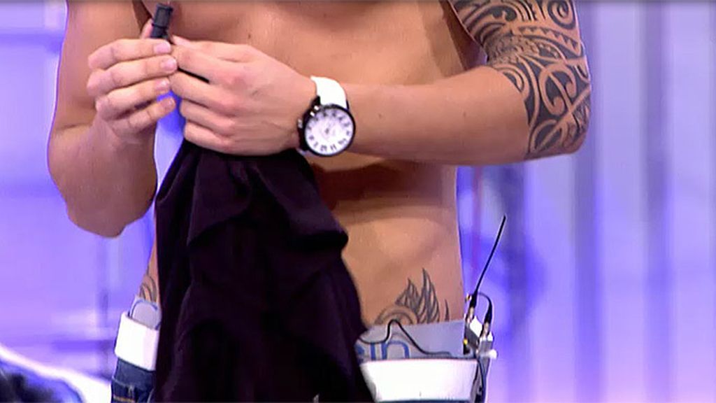 Erik se desnuda para Ainhoa