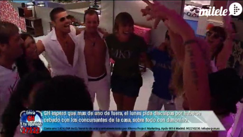 Los concursantes mandaron saludos a Noe durante la fiesta