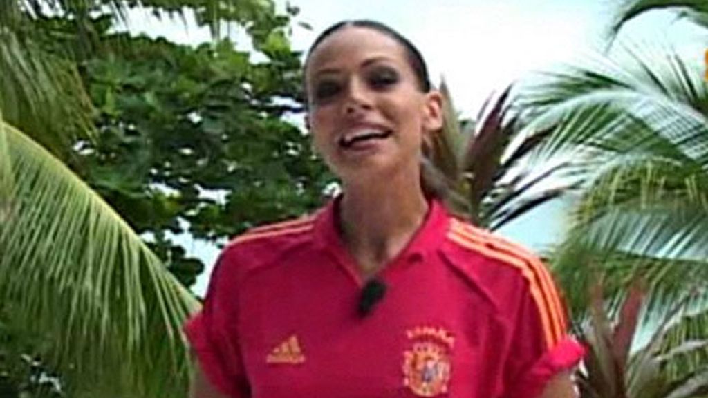 Eva González, con 'La Roja'