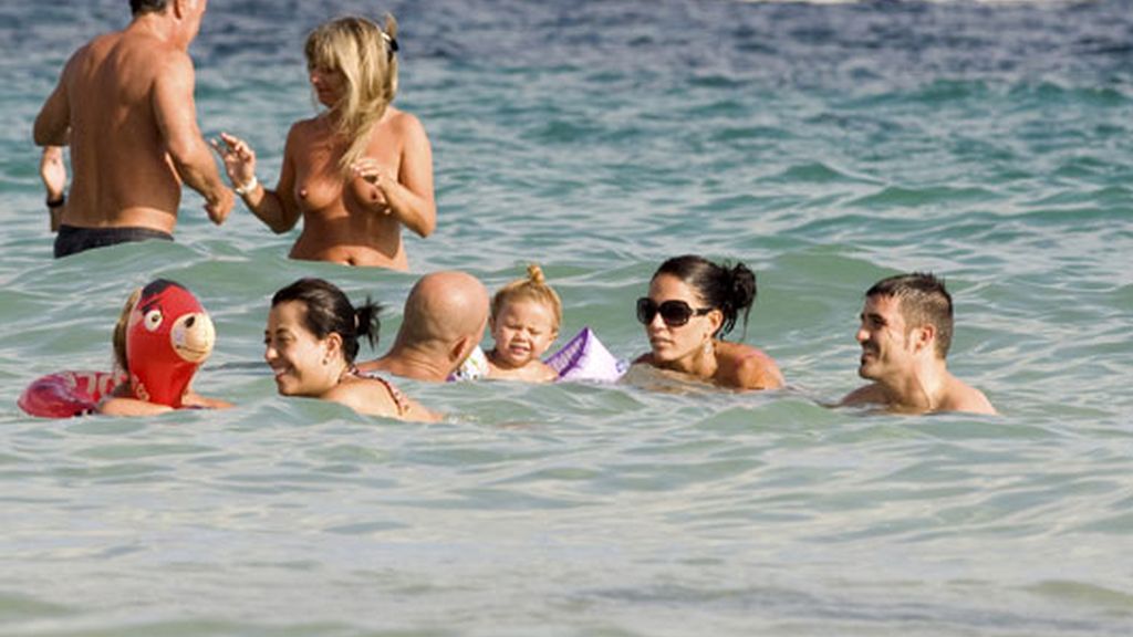 Villa, Reina y Llorente, tres campeones del Mundo en las playas de Ibiza