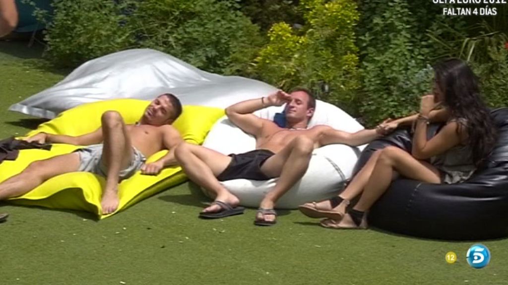 Sergio le pide a Berta que duerman juntos