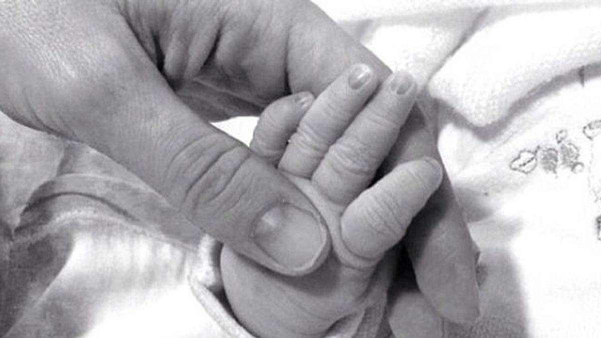 Xabi Alonso y Nagore Aramburu, felices con el nacimiento de su pequeña Emma