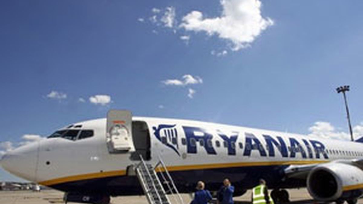 Ryanair quiere que los menores de catorce viajen documentados por seguridad FOTO: REUTERS