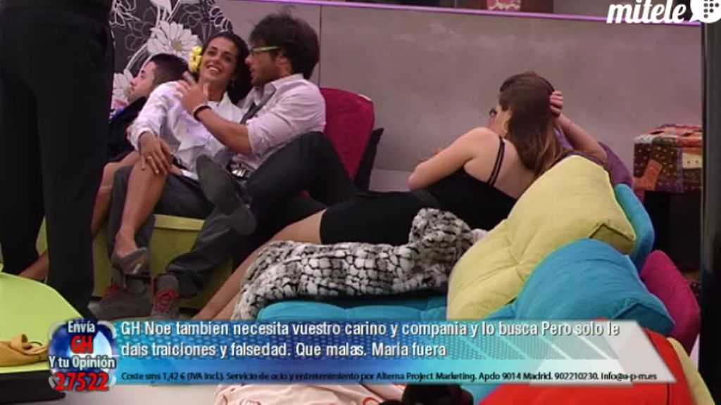 Marta y Cristian, muy juntitos en la fiesta de GH