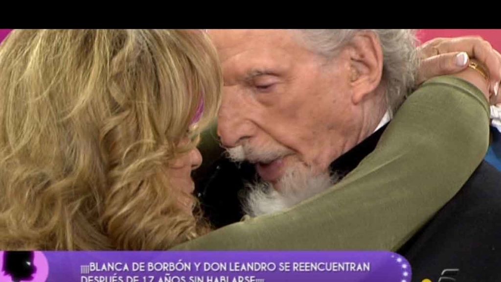 El abrazo de Leandro de Borbón y su hija