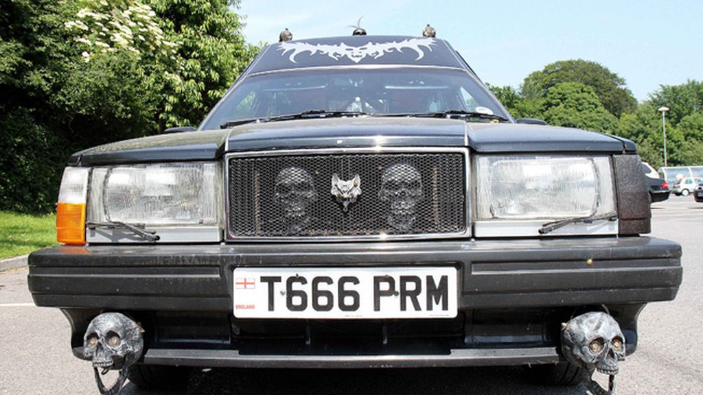 El sarcófago lo ha conseguido en una tienda online