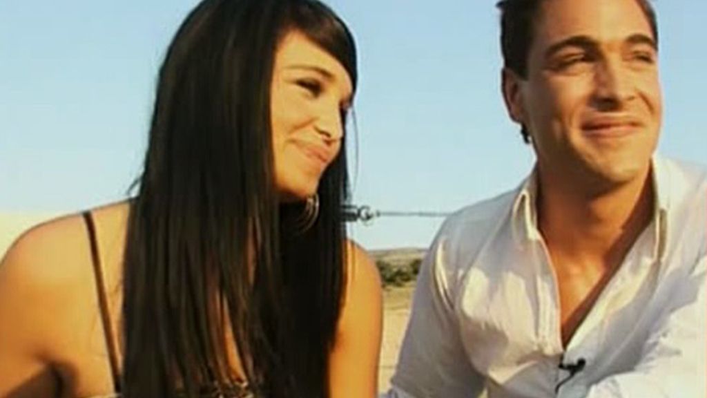 Un velero y una partida de dardos