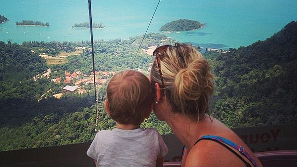 La viajera más pequeña del mundo recorre el globo en 10 meses