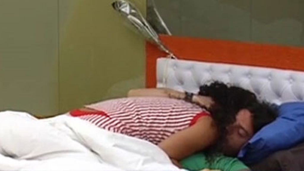 ¡Aless y Noe comparten cama!