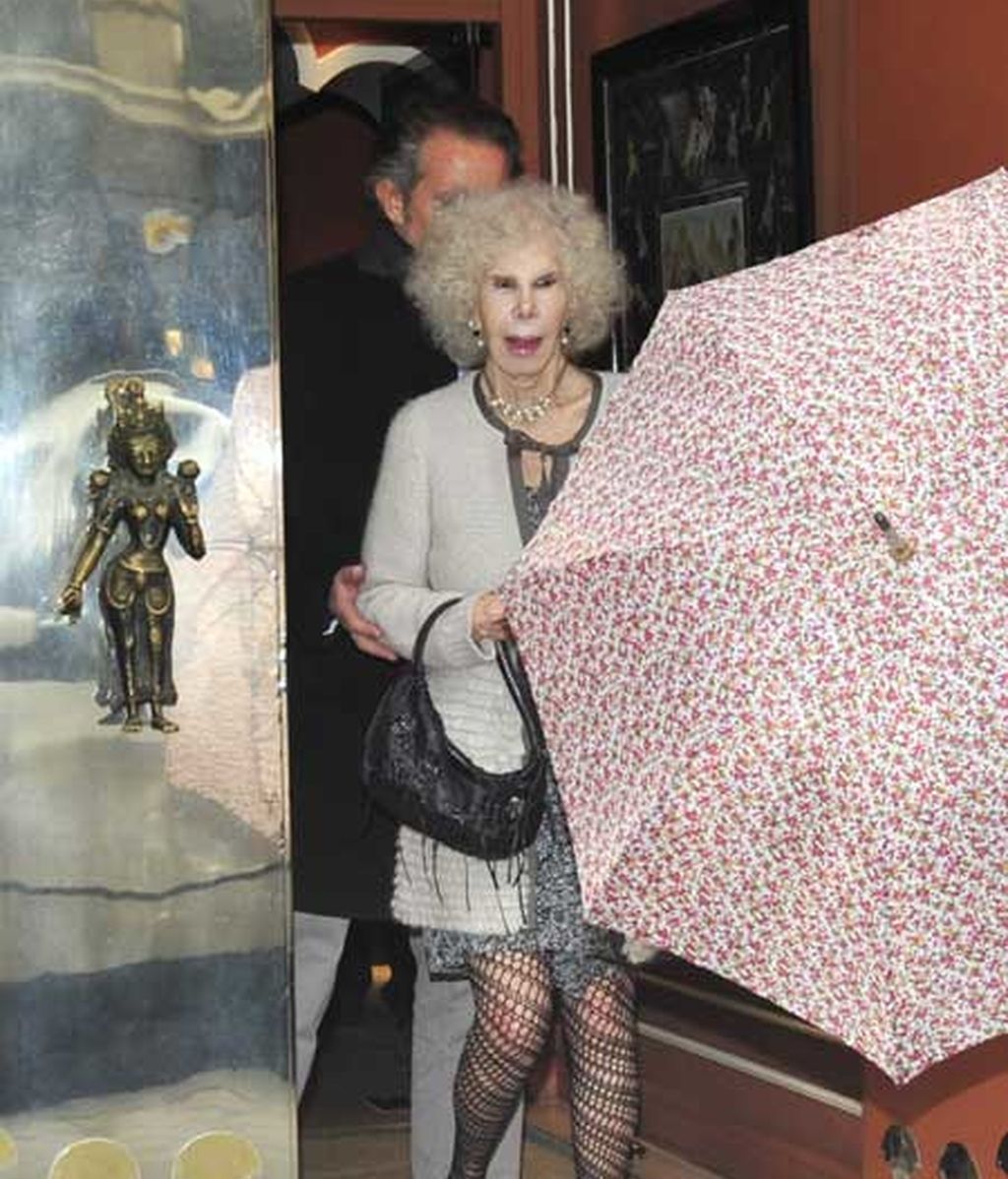 La Duquesa de Alba y Alfonso Díez, paseo y comida de Navidad