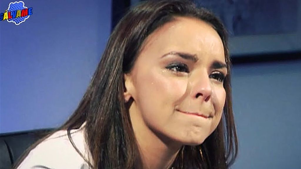 La cantante se emociona mientras hablaba con sus fans