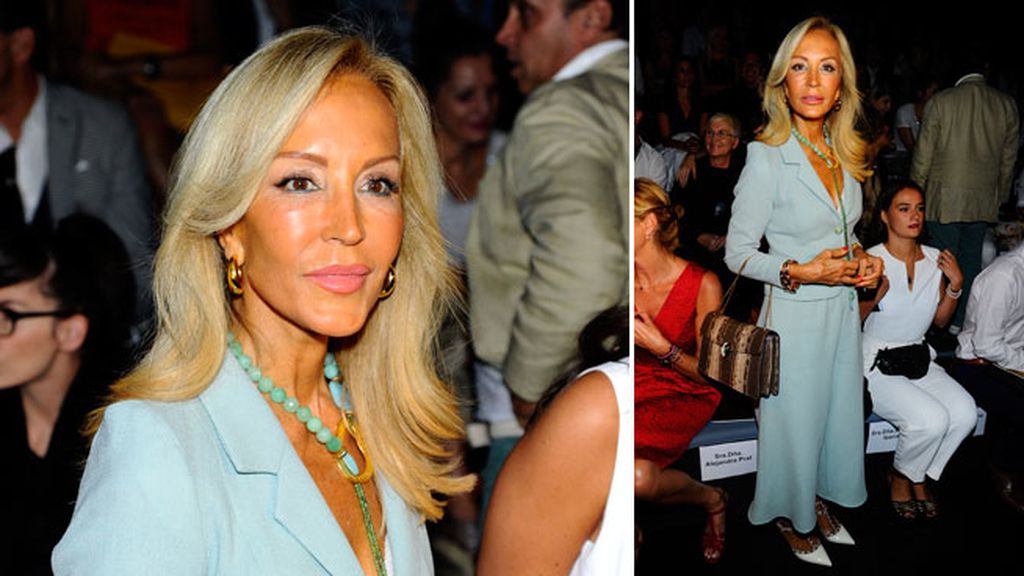 Manuela Carmena y Cristina Cifuentes asisten al front row de la Fashion Week