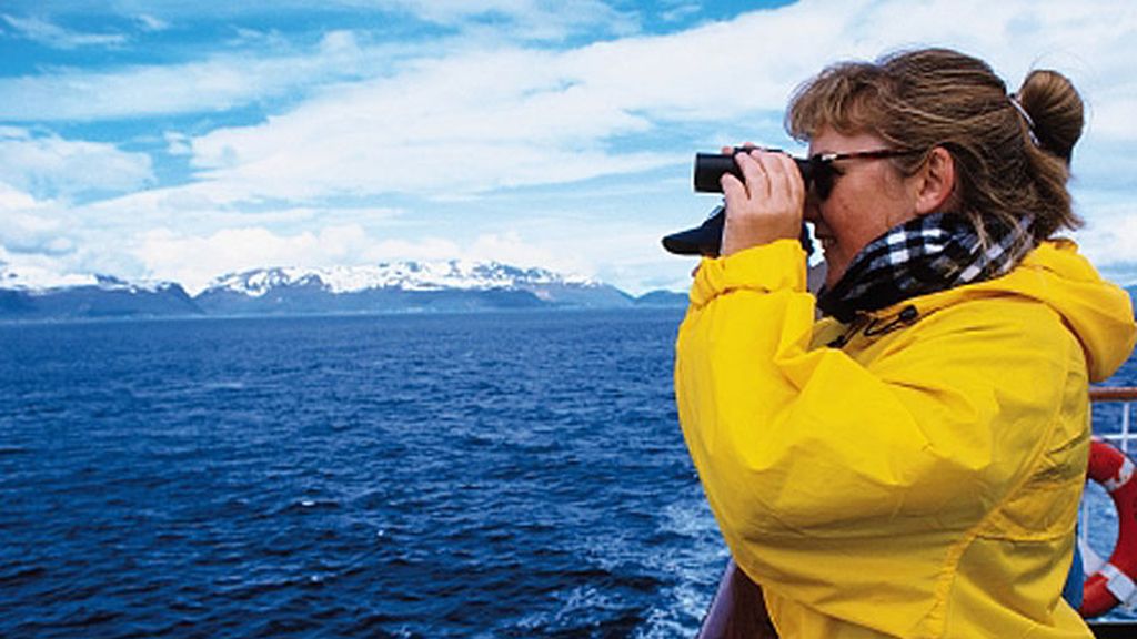Participa en cuatro.com y gana un viaje en barco por Noruega con Hurtigruten