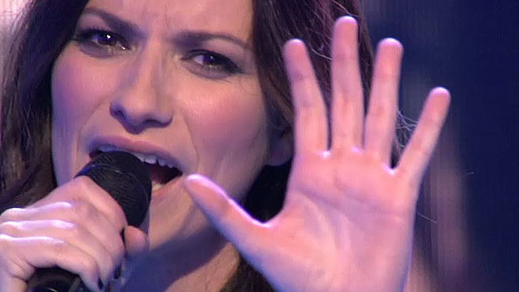 La cantante se convierte en cómplice de la historia de Eloy y Arantxa