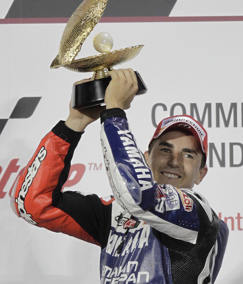 Lorenzo con el título