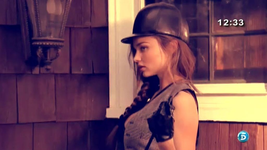 La modelo australiana adelanta la moda del otoño