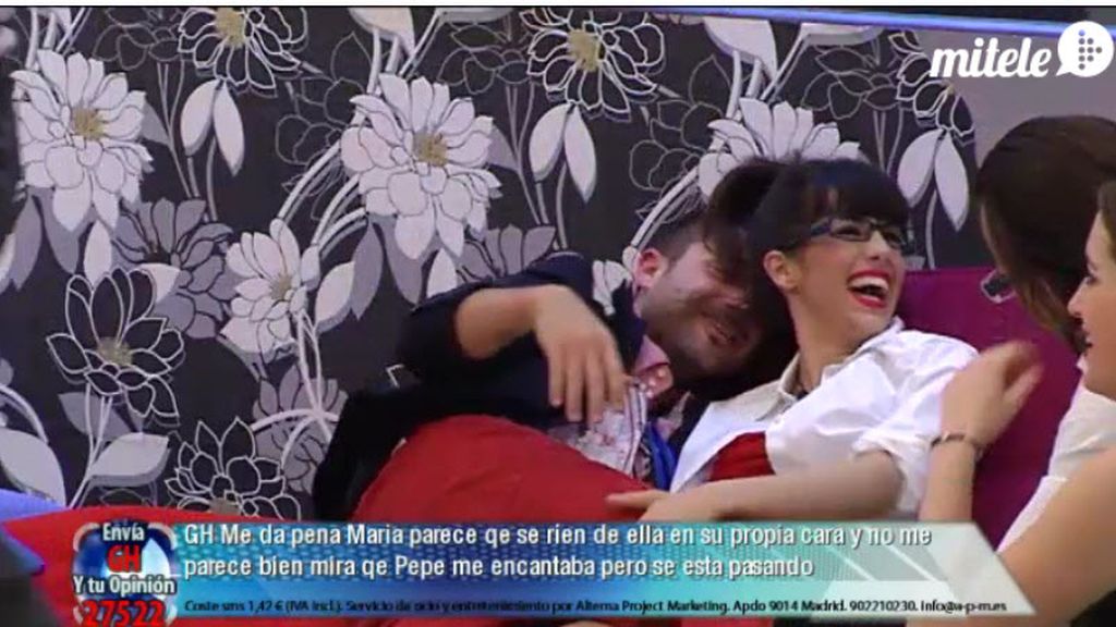 Marta y Cristian, muy juntitos en la fiesta de GH