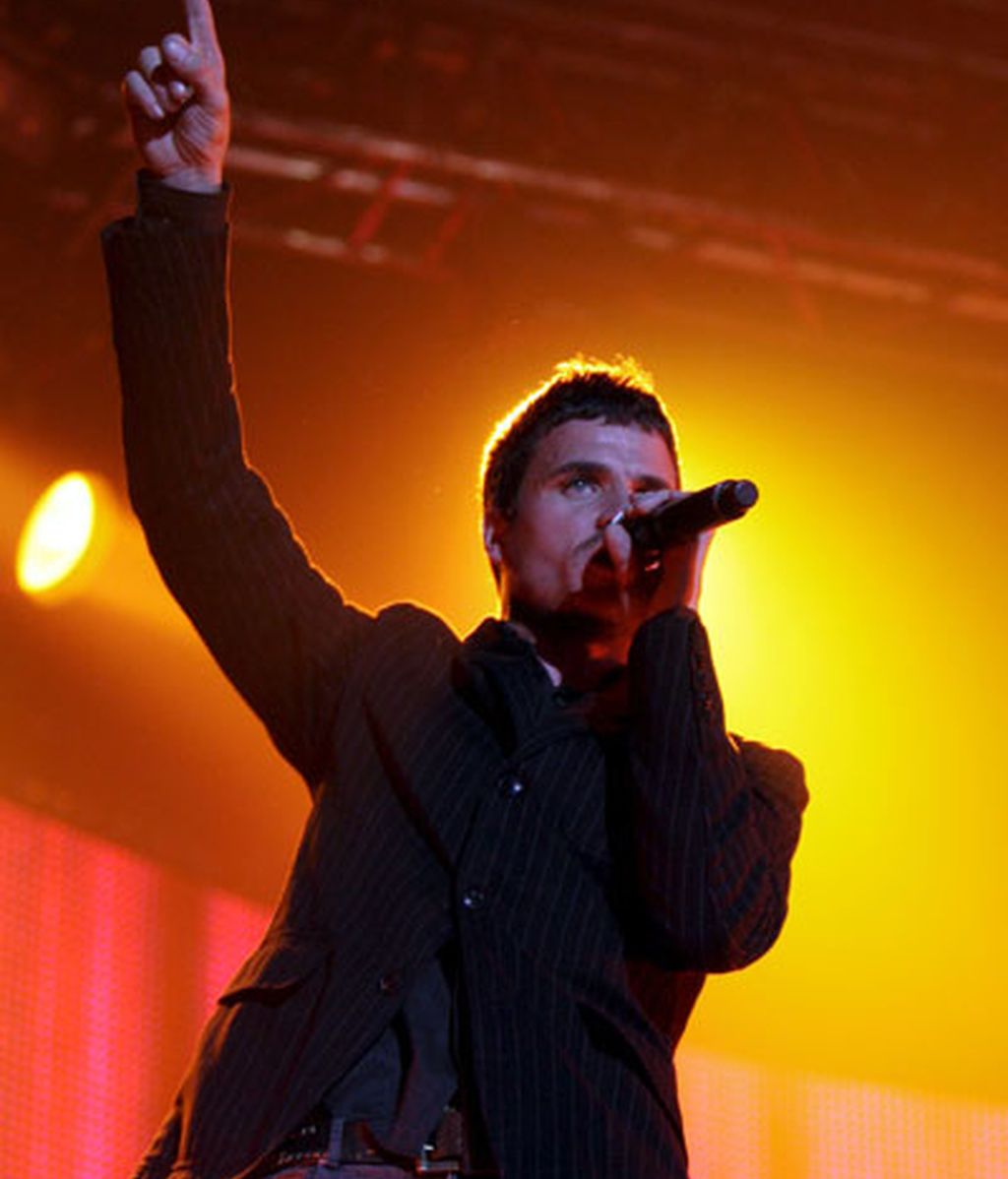 DANI CAMBIA LA CAMISETA POR LA AMERICANA