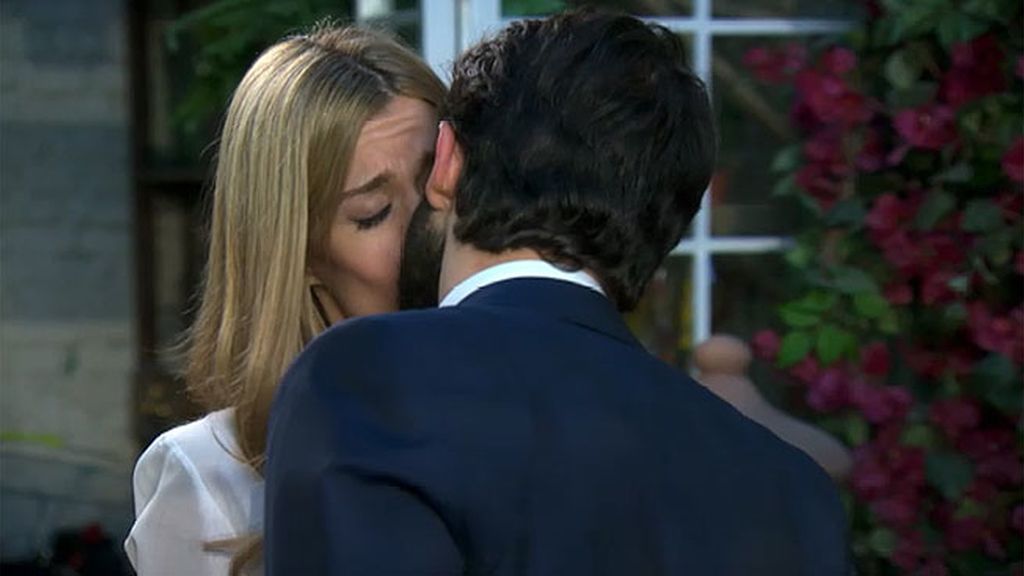 Carlota duda ante la petición de matrimonio de Pedro y sabe por qué...
