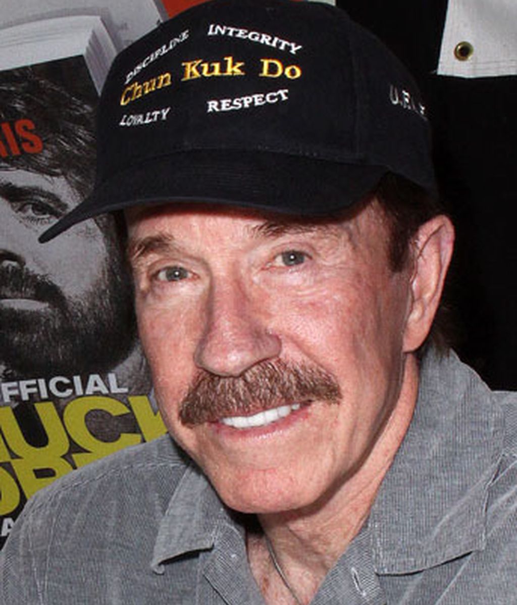 Chuck Norris = Carlos Ray