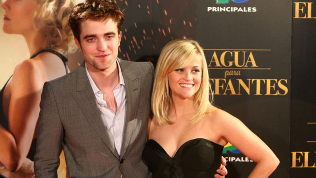 Pattinson y Witherspoon hacen enloquecer a sus fans de Barcelona