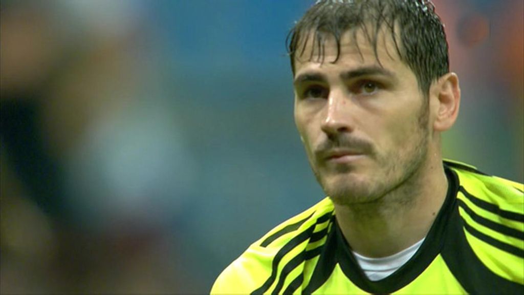 Casillas parecía pensar en la que se le venía encima