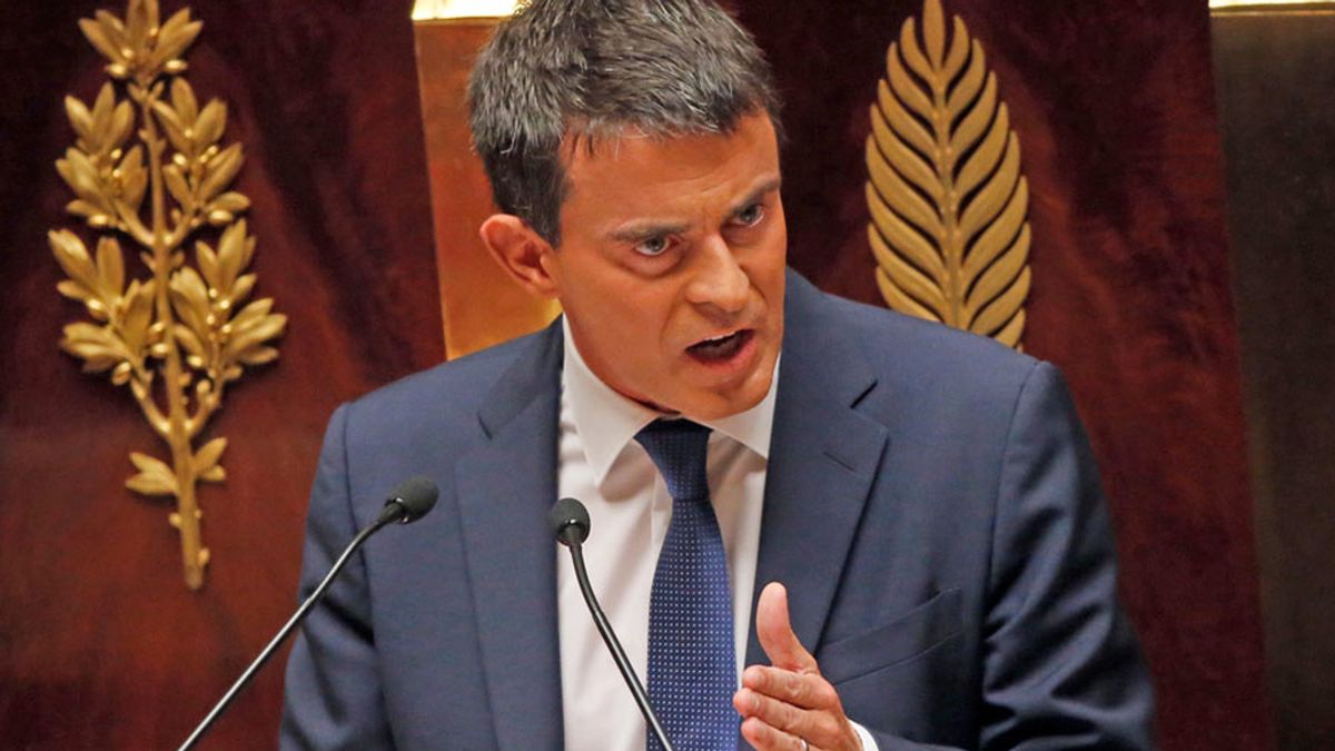 Valls supera la moción de confianza en el Parlamento
