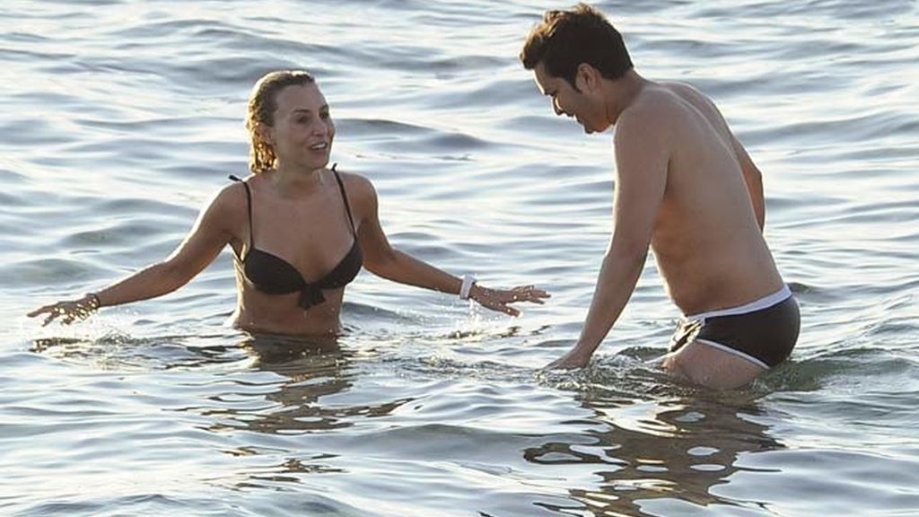 Berta Collado en Ibiza con... otro