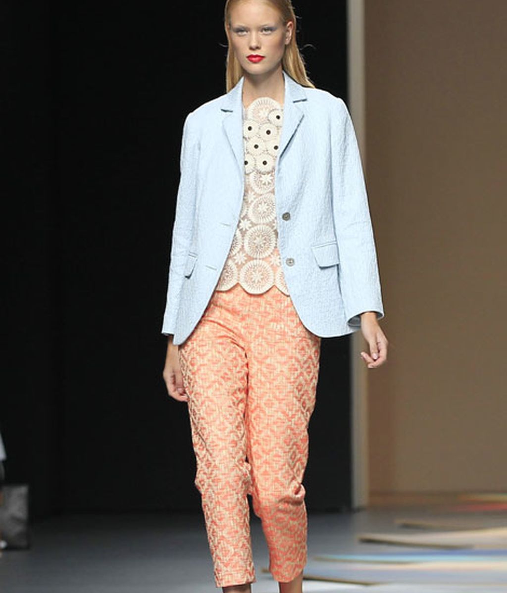 Líneas puras, geometrías y colores empolvados