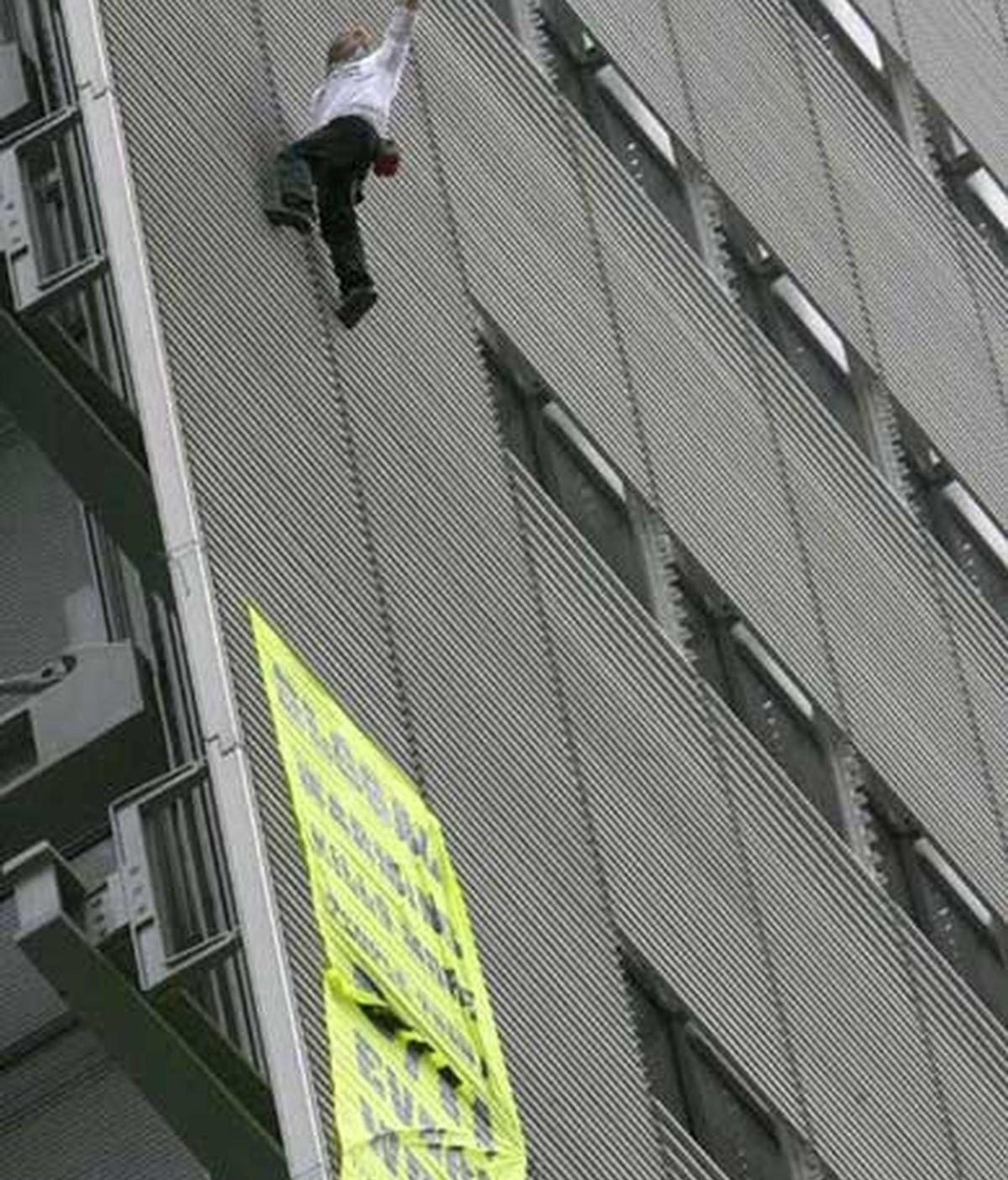 Alain Robert ha escalado el edificio de The New York Times, de 52 pisos. Foto: The New York Times