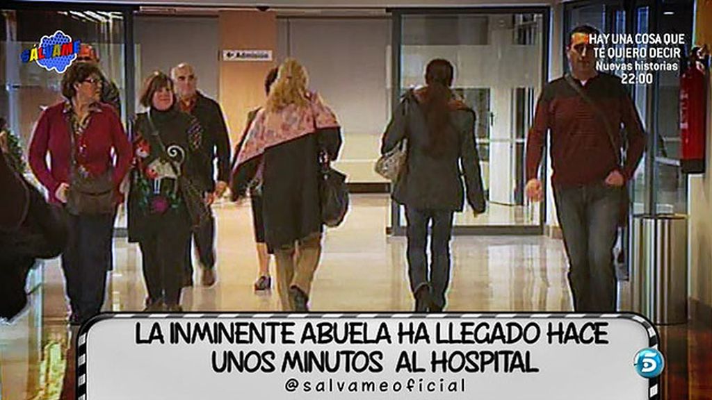 La llegada de la tonadillera a la Clínica Sagrado Corazón de Sevilla