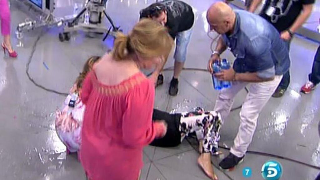 Lydia Lozano ha tenido que ser atendida por un médico