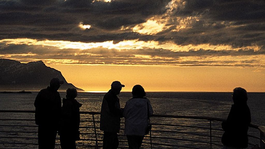 El sol de medianoche en cubierta