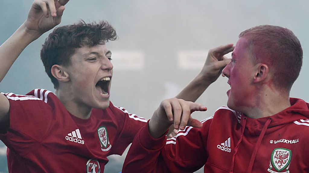 Así fue la reacción de los aficionados galeses