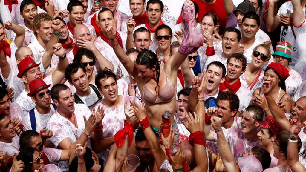 Fiesta en la plaza del Ayuntamiento