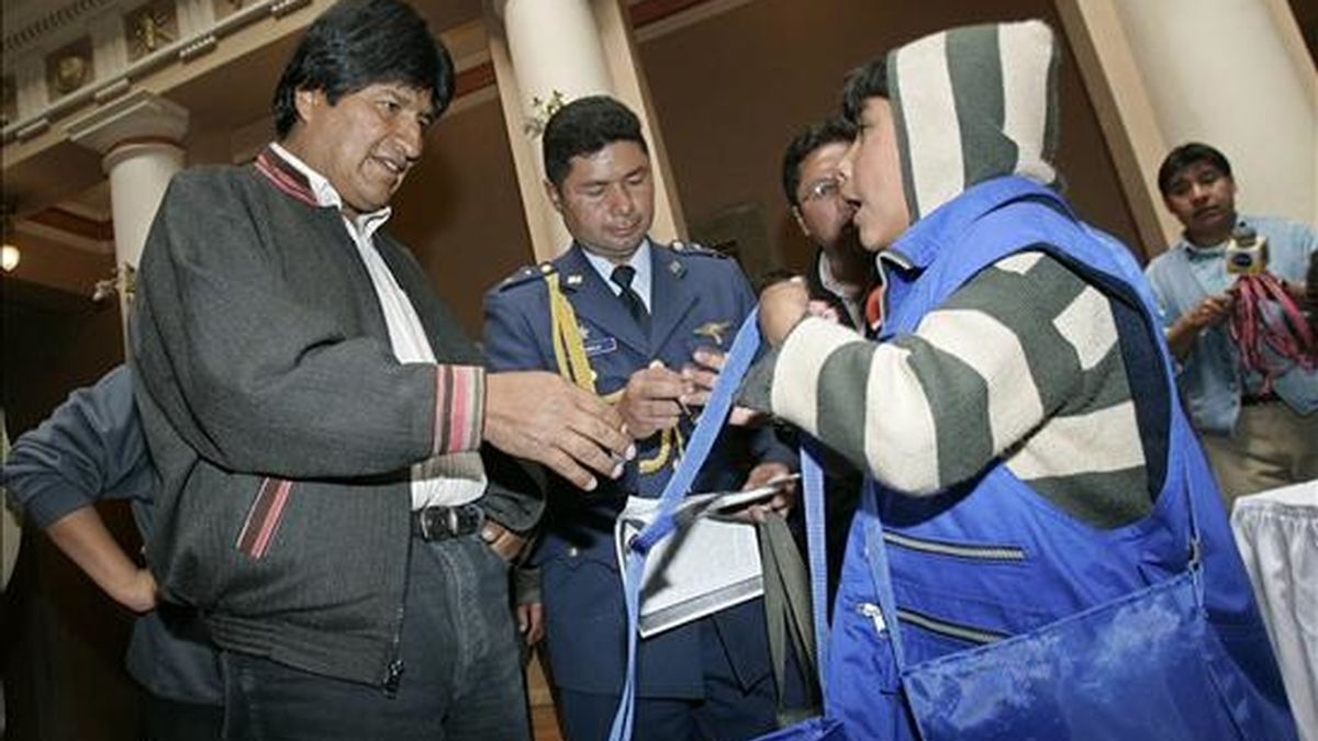 El presidente boliviano, Evo Morales, cumplió su cuarto día de huelga de hambre en el Palacio de Gobierno para exigir que los opositores den curso a esa normativa que garantizará las elecciones del 6 de diciembre próximo. EFE