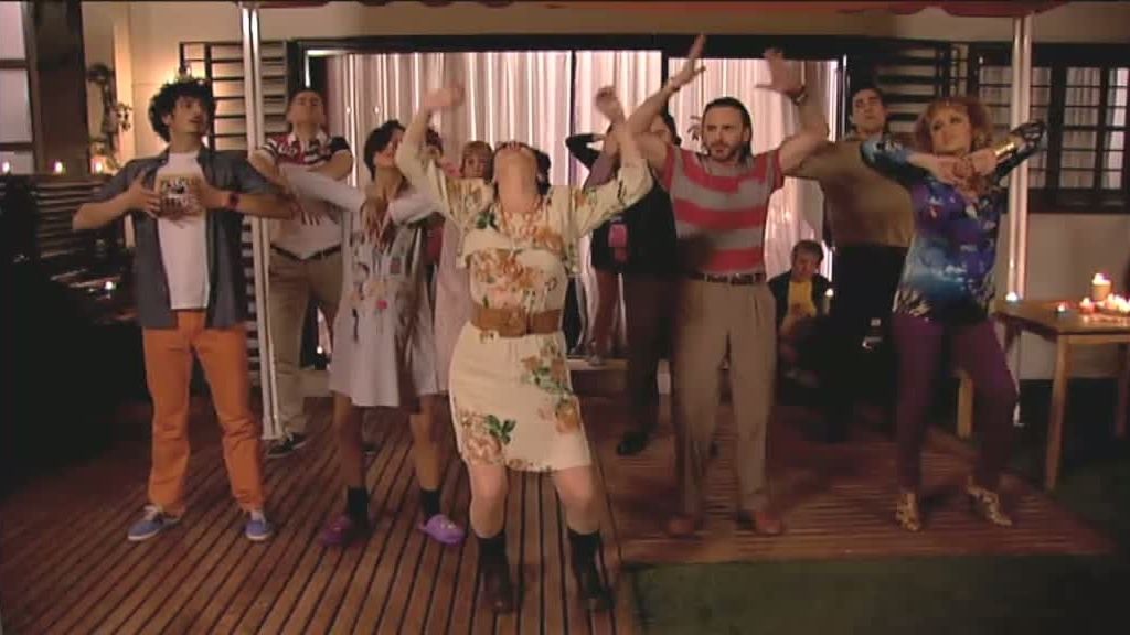 La comunidad al completo se vuelca en el parto