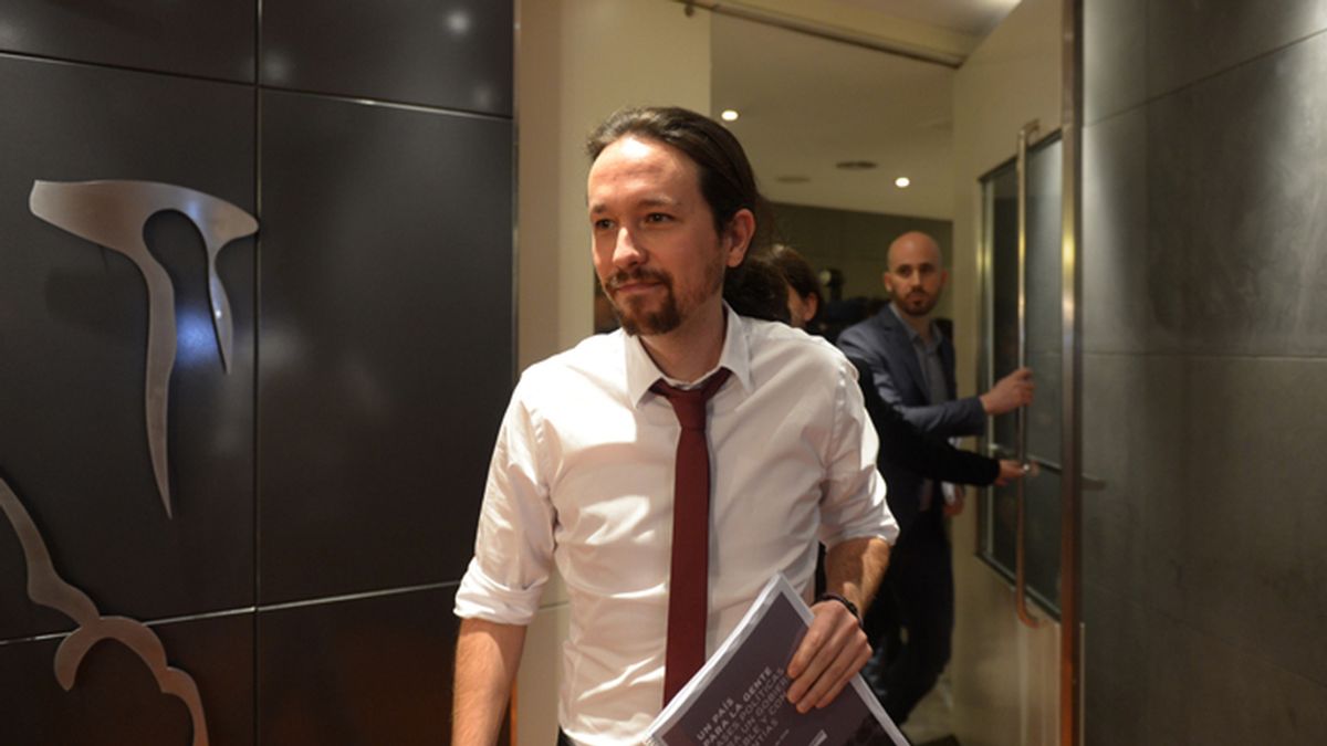 Pablo Iglesias presenta el documento con las propuestas de Podemos para un Gobierno de coalición con el PSOE e IU