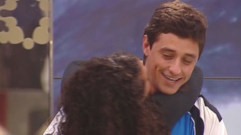 La surfera le da un mensaje a Fael: "No hables de fuera, calla la boca"