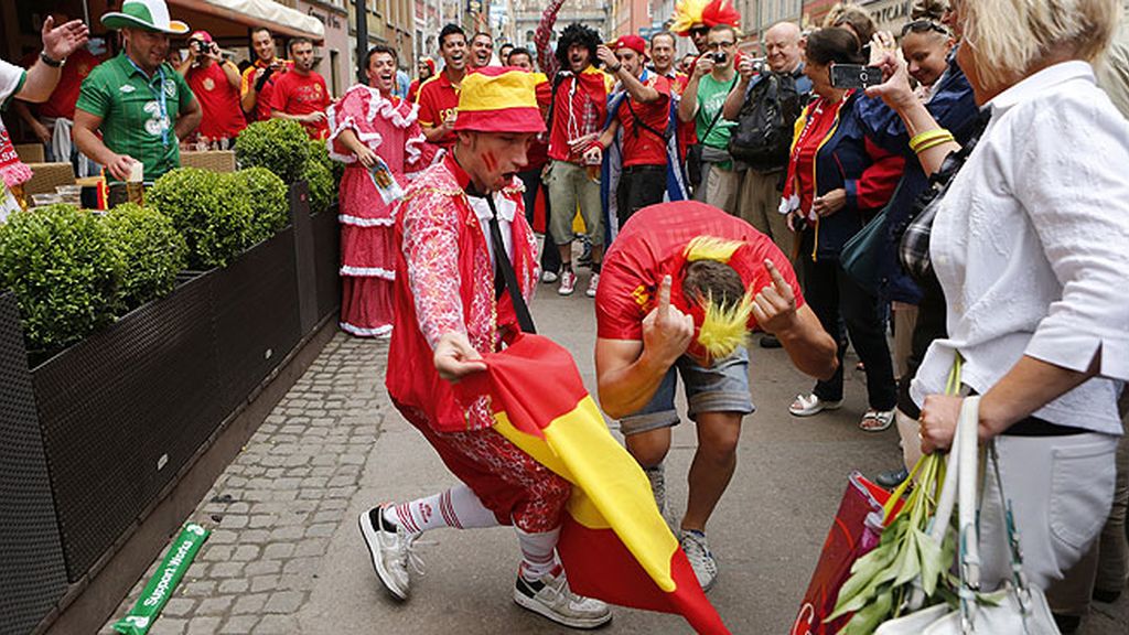 La marea roja ante la afición irlandesa
