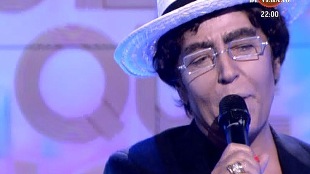 La colaboradora dedica la canción a sus tres directores