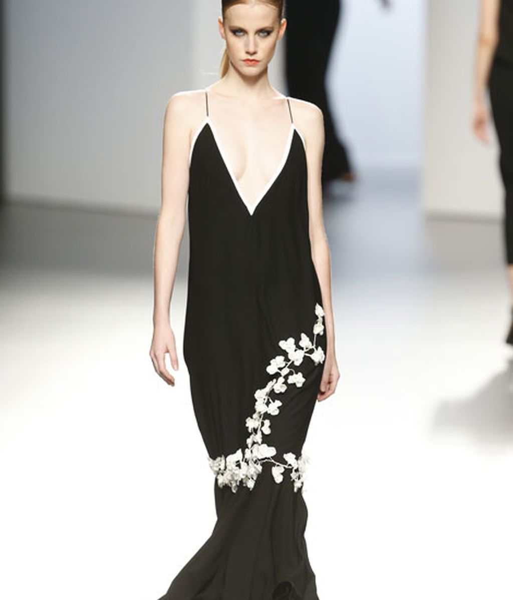 Contención de volúmenes y apuesta por líneas rectas