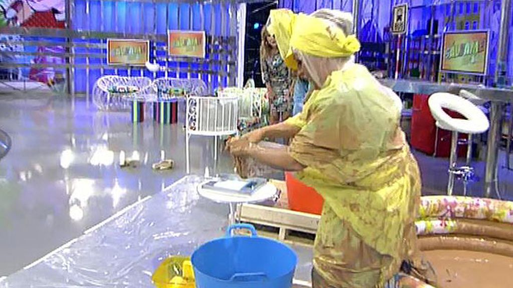 Kiko Hernández emuló a Chabelita y se metió barro en la boca