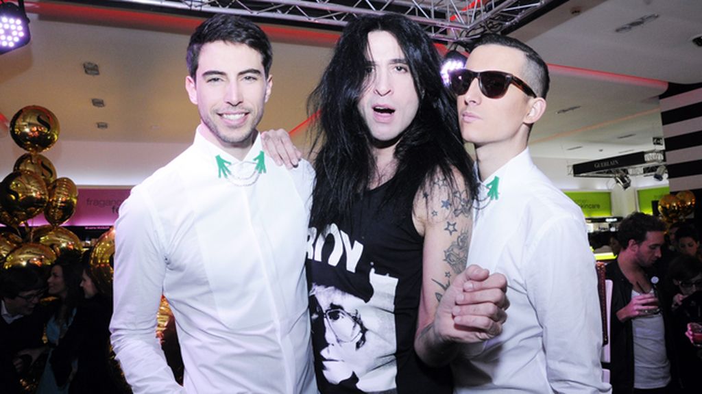 Con Mario Vaquerizo celebrando el 15 aniversario de Sephora. Los cuellos que adornan nuestras camisas son de "La nieta del conde"