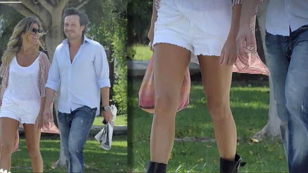 La pareja se ha dejado ver muy acaramelada por la isla Pitiusa